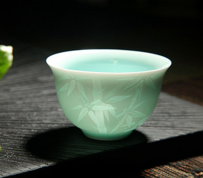 Új kínai árnyzöld/ködkék kungfu teáscsészék szilva/orchidea/bambusz/krizantém kerámia Longquan Celadon mester teáscsésze Pu'er