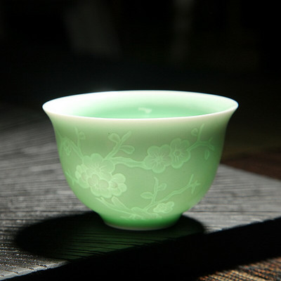 Új kínai árnyzöld/ködkék kungfu teáscsészék szilva/orchidea/bambusz/krizantém kerámia Longquan Celadon mester teáscsésze Pu'er
