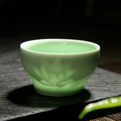 Új kínai árnyzöld/ködkék kungfu teáscsészék szilva/orchidea/bambusz/krizantém kerámia Longquan Celadon mester teáscsésze Pu'er