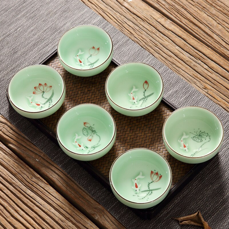 60 ml-es új Celadon kínai Kung Fu teáskészlet kerek lapos Lotus Pu'er teáscsészék Kézzel festett kerámia Lotus egyponty teáscsészék