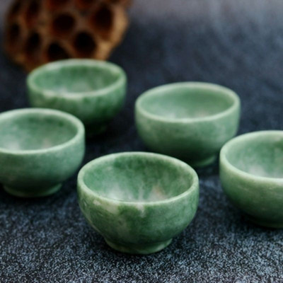 25 ml valódi zöld jade tea csésze egészségügyi teaszett természetes Guizhou jades kő, kézzel faragott kung fu teáscsészék Gongfu teás edény, ivóeszköz ajándék
