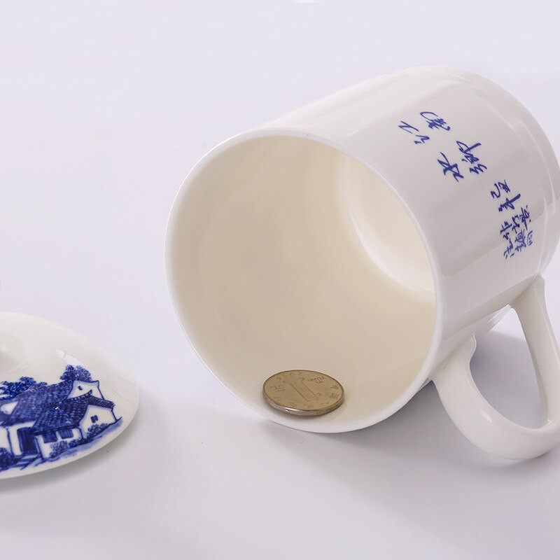 Kínai stílusú csont Kína Jingdezhen kék-fehér porcelán teáscsésze Irodai ivóvíz csésze fedéllel Utazási teáskészlet