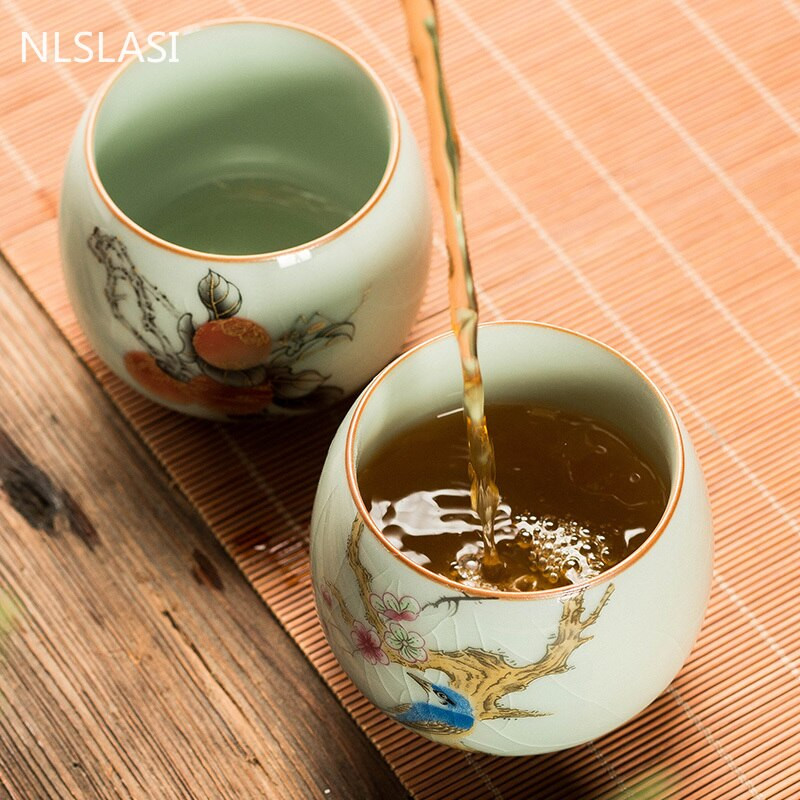 2 db/tétel Hagyományos jégrepesz kerámia teáscsésze kávéscsésze kézzel festett virágmintás teástál Kézzel készített teáskészlet kiegészítő