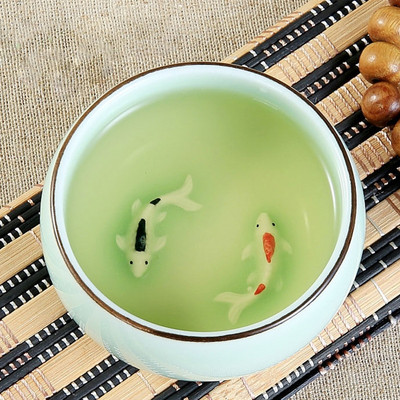 45 мл/80 мл ръчно рисувана керамична релефна двойна чаша за чай Longquan Celadon Трифутова риба Luohan Древни лични чаши 2 цвята