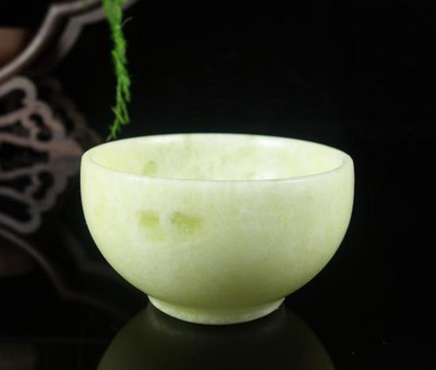 Natūralus baltojo nefrito arbatos puodelis Sveikatingumo Gongfu arbatos indas rankomis raižytas geltonos spalvos nefrito akmeninis žalsvai mėlynas dubenėlis Kinų arbatos ceremonijos meistrų puodeliai