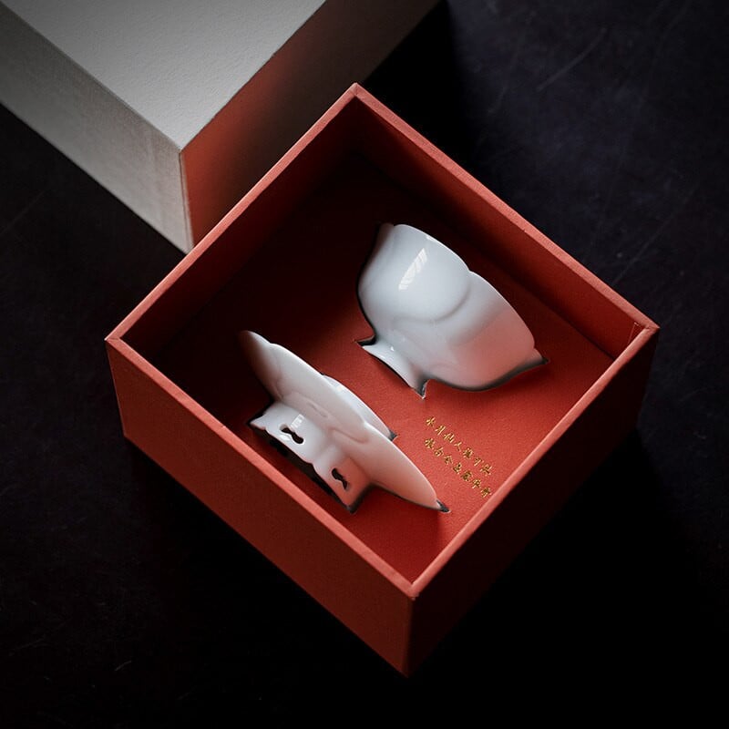 50 ml-es Boutique Dalutánzat Árnyék Celadon Lotus Cup Kerámia Home Master Cup magas lábú teáscsésze csészealjjal Italkészlet ajándékdoboz