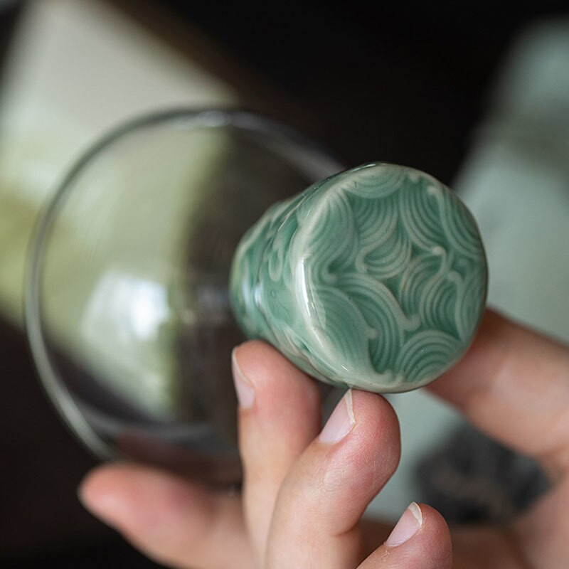 Kreatív Yue Kiln Celadon Relief Tea csésze Háztartási teáscsésze Magas boroszilikát üveg borospohár Kung Fu teáscsésze High Foot Master Cup