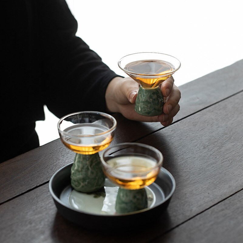 Kreatív Yue Kiln Celadon Relief Tea csésze Háztartási teáscsésze Magas boroszilikát üveg borospohár Kung Fu teáscsésze High Foot Master Cup
