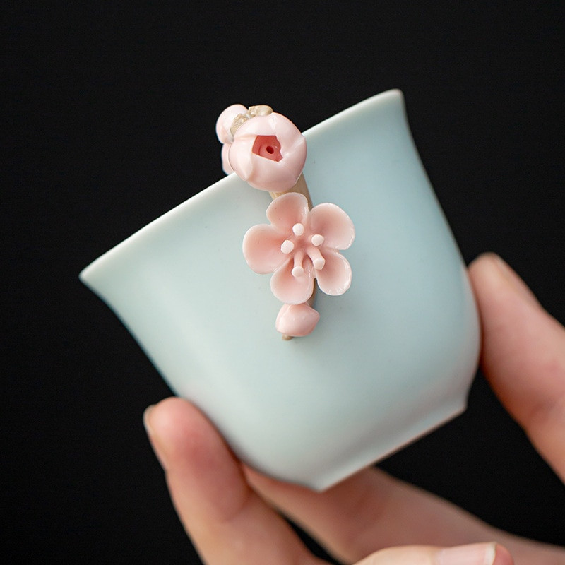 80 ml Boutique Azure Ru Kiln Celadon Mintatea csésze Kézzel készített gyúrt rózsaszín szilvavirág kerámia illatos csésze Kung Fu teaszertartás