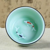 80 ml-es Celadon Kínai teáscsésze zöld/kék, kézzel festett, dombornyomott Halak csésze Jingdezhen Kaolin Kerámia Pu'er Teáscsésze Nagyker