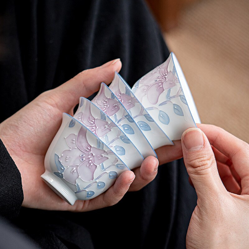 2db/készlet Kézzel készített gravírozott liliom kis kerámia teáscsésze Kungfu teafőző egypohár japán teáscsészék női testre szabott, remek ajándék