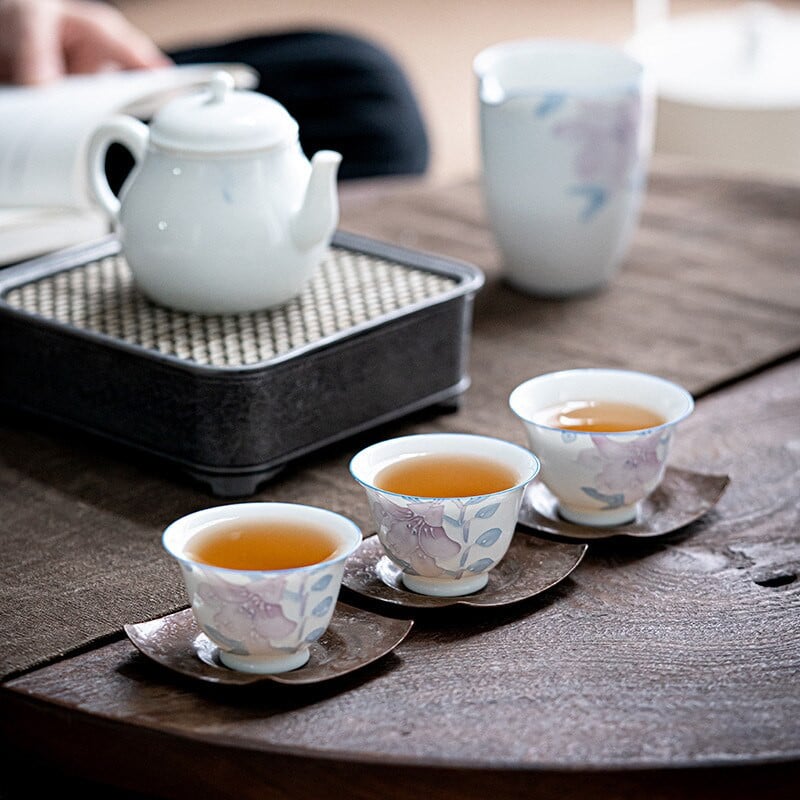 2db/készlet Kézzel készített gravírozott liliom kis kerámia teáscsésze Kungfu teafőző egypohár japán teáscsészék női testre szabott, remek ajándék