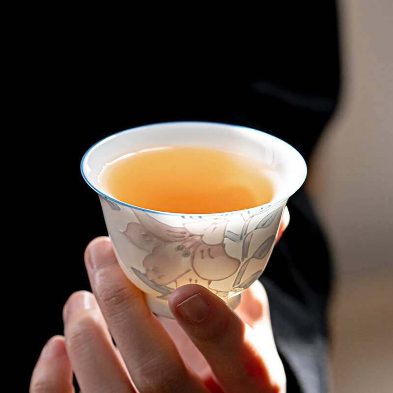 2db/készlet Kézzel készített gravírozott liliom kis kerámia teáscsésze Kungfu teafőző egypohár japán teáscsészék női testre szabott, remek ajándék
