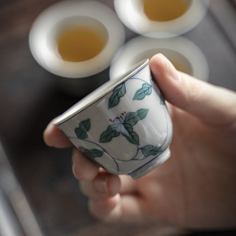 2db/készlet 40 ml-es Retro kék-fehér kerámia teáscsésze, kézzel festett szőlőág Art Single Master Cup Kung Fu teáskészlet kis ivóeszköz