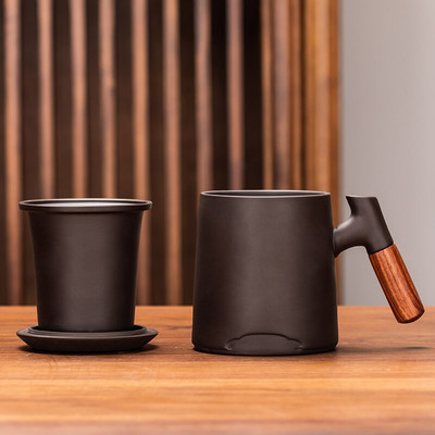 Tradicinis kiniškas purpurinio molio arbatos puodelis su dangteliu ir sieteliu rankų darbo arbatos puodelis Yixing Zisha arbatos puodelis masyvios medienos rankenomis arbatos virimo aparatas