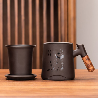 Tradicinis kiniškas purpurinio molio arbatos puodelis su dangteliu ir sieteliu rankų darbo arbatos puodelis Yixing Zisha arbatos puodelis masyvios medienos rankenomis arbatos virimo aparatas