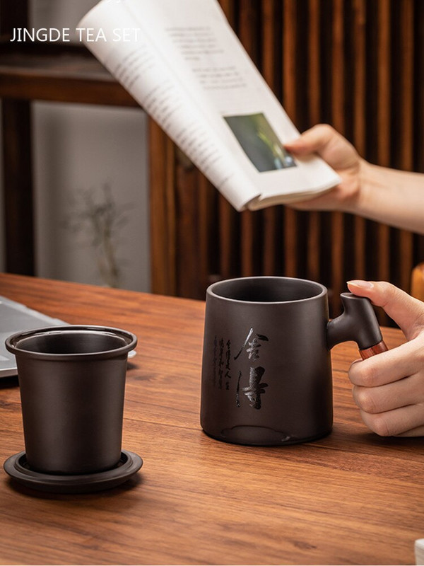 Tradicinis kiniškas purpurinio molio arbatos puodelis su dangteliu ir sieteliu rankų darbo arbatos puodelis Yixing Zisha arbatos puodelis masyvios medienos rankenomis arbatos virimo aparatas