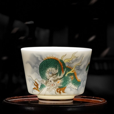 Kiváló minőségű jade porcelán Kung Fu teáscsésze kreatív mintás Dragon Tiger espresso teáscsészék kézzel festett kerámia teás edények