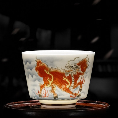 Kiváló minőségű jade porcelán Kung Fu teáscsésze kreatív mintás Dragon Tiger espresso teáscsészék kézzel festett kerámia teás edények