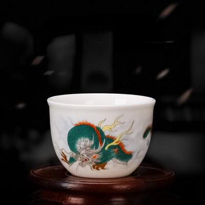 Kiváló minőségű jade porcelán Kung Fu teáscsésze kreatív mintás Dragon Tiger espresso teáscsészék kézzel festett kerámia teás edények