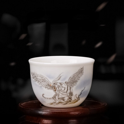 Kiváló minőségű jade porcelán Kung Fu teáscsésze kreatív mintás Dragon Tiger espresso teáscsészék kézzel festett kerámia teás edények