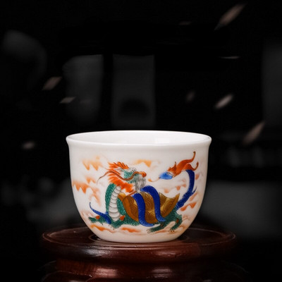 Kiváló minőségű jade porcelán Kung Fu teáscsésze kreatív mintás Dragon Tiger espresso teáscsészék kézzel festett kerámia teás edények