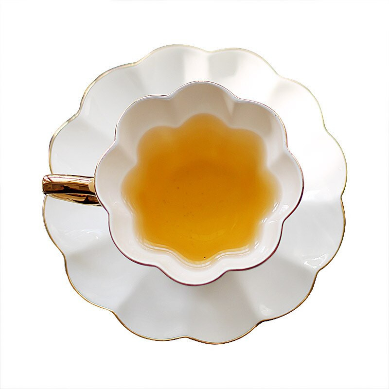 Bone China délutáni teáscsésze Csúcskategóriás, arany festésű brit fekete tea kávéscsészék és csészealj készlet 180 ml-es kerámia eszpresszó csésze