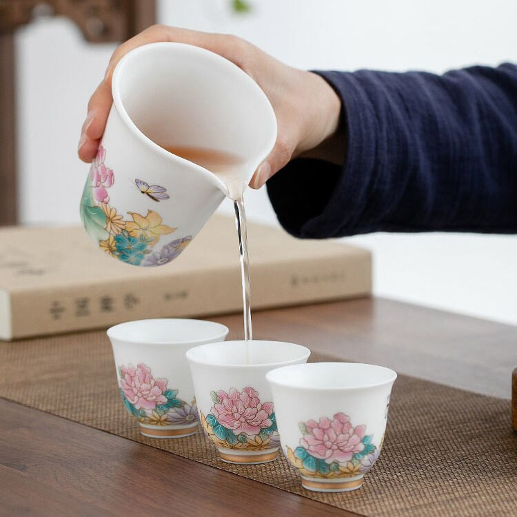 2db/tétel 45ml Kézzel festett Lotus Art kerámia teáscsésze Jingdezhen egypohár Kung Fu Tea Master Cup Háztartási vizes pohár ital