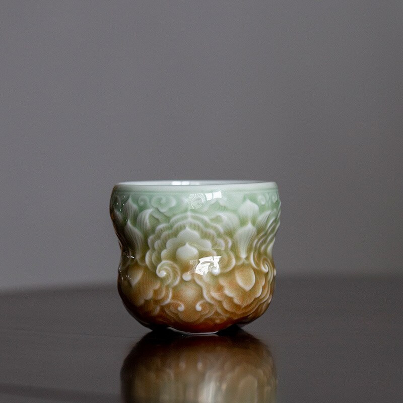Új Retro Celadon Gradient Color kínai stílusú Relief Xiangyun Cup Master Cup Házi kézzel készített teáscsésze teáscsésze Kung Fu teáskészlet