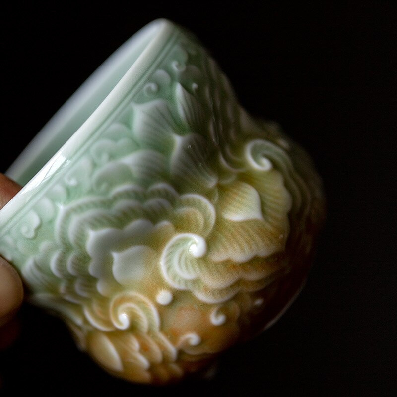 Új Retro Celadon Gradient Color kínai stílusú Relief Xiangyun Cup Master Cup Házi kézzel készített teáscsésze teáscsésze Kung Fu teáskészlet