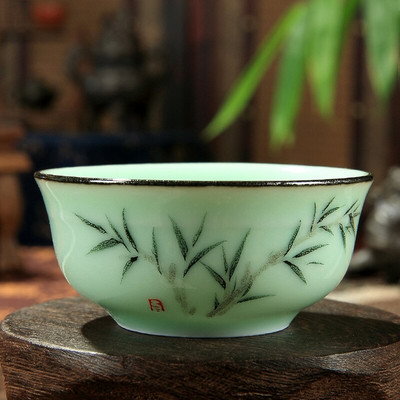 60ml Celadon Landscape/Orchidea/Bambusz Rím teáscsésze Kézzel festett Dombornyomott Singer Carp Fish Creative Chinese Pu'er Cup 7*3,2cm