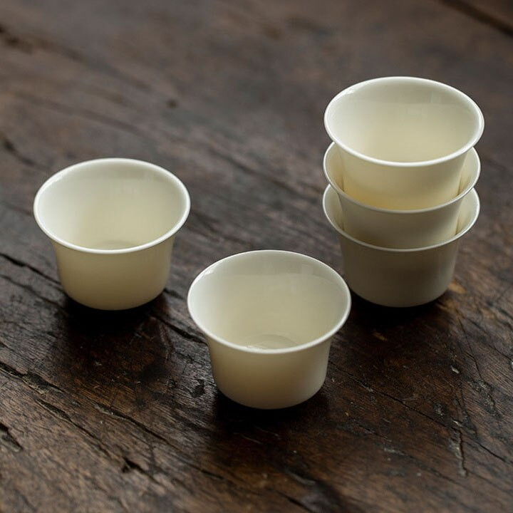 2db/tétel 30ml Kézzel készített sárgabarack fehér kerámia teáscsésze Antik kis vödörsapkás teáscsésze japán kung fu teaset porcelán mesterpohár