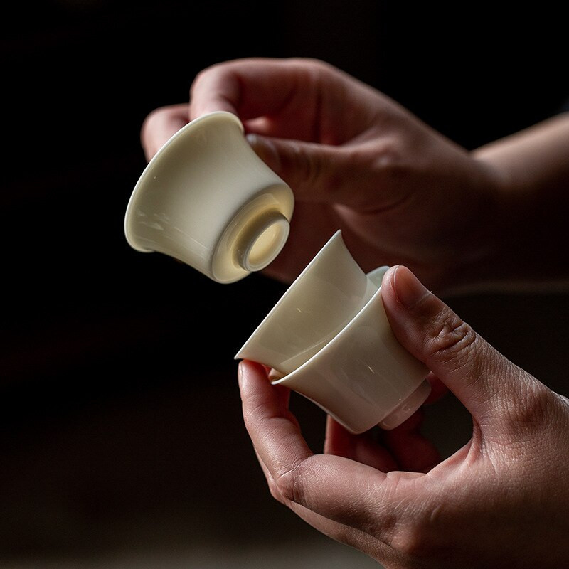 2db/tétel 30ml Kézzel készített sárgabarack fehér kerámia teáscsésze Antik kis vödörsapkás teáscsésze japán kung fu teaset porcelán mesterpohár