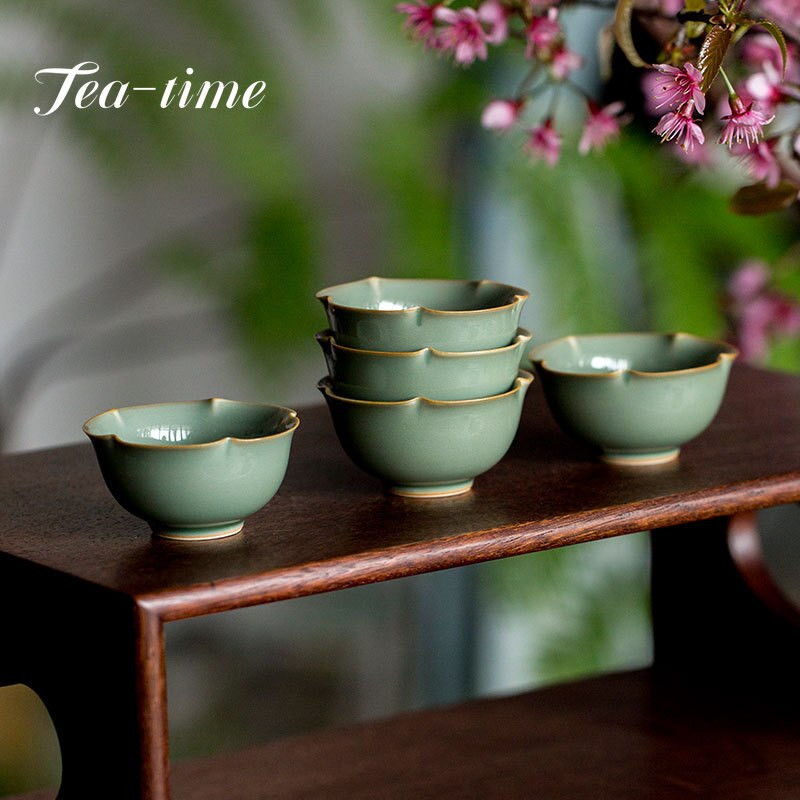 2db/készlet 50 ml-es kézzel készített Yue kemence Celadon teáscsészék Retro virágszájú kerámia csésze Személyes teástál Háztartási Kung Fu Tea Master Cup