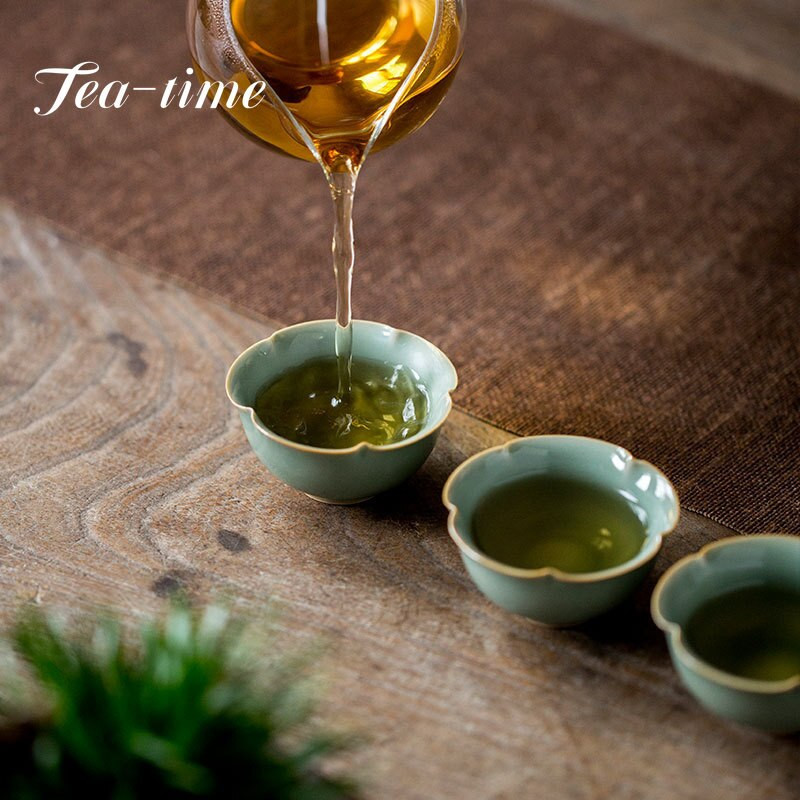 2db/készlet 50 ml-es kézzel készített Yue kemence Celadon teáscsészék Retro virágszájú kerámia csésze Személyes teástál Háztartási Kung Fu Tea Master Cup