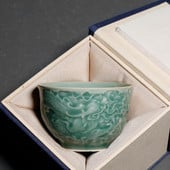 PINNY 85 ml kerámia dombornyomott sárkány teáscsészék Celadon Kung Fu Master Cup hagyományos kínai hőálló ivóedények