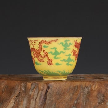 Στολίδι της συλλογής αντίκες της Chenghua Yellow Ground Red Color Dragon Design Small Cup