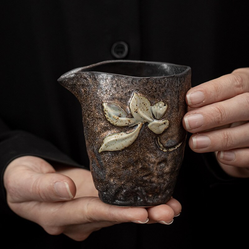 Geležies glazūruotas rankų darbo keramikos mugės puodelis Debesų arbata Jūros lotoso lapų puodeliai Kung Fu arbatos rinkinys Paauksuotas arbatos puodelis Arbatos indas arbatos ceremonijos indas