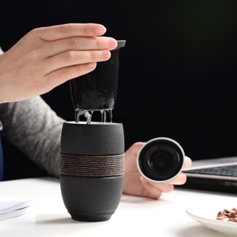 Ceașcă de ceai creativă japoneză cu apă, pentru birou, acasă, pentru călătorii, ceașcă de ceai portabilă din ceramică cu capac de filtru.