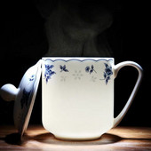 Jingdezhen Bone China kerámia teáscsésze fedővel Kreatív egyszerű fehér porcelán teáscsésze kávés bögre Irodai ivóeszközök ajándékok