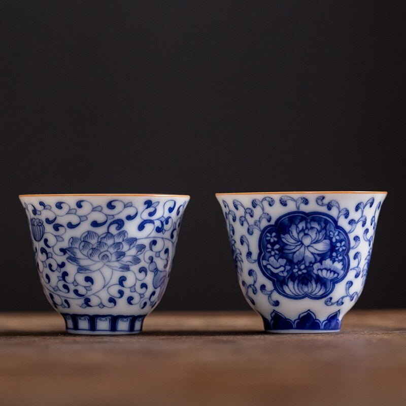 2db/szett 40 ml-es kínai stílusú kék-fehér porcelán teáscsésze Master Cup kézzel készített virág kerámia teáscsésze háztartási kung fu teás edény
