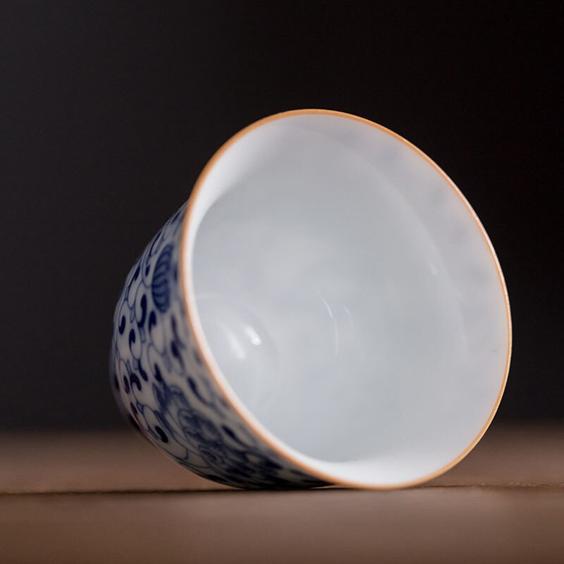 2db/szett 40 ml-es kínai stílusú kék-fehér porcelán teáscsésze Master Cup kézzel készített virág kerámia teáscsésze háztartási kung fu teás edény