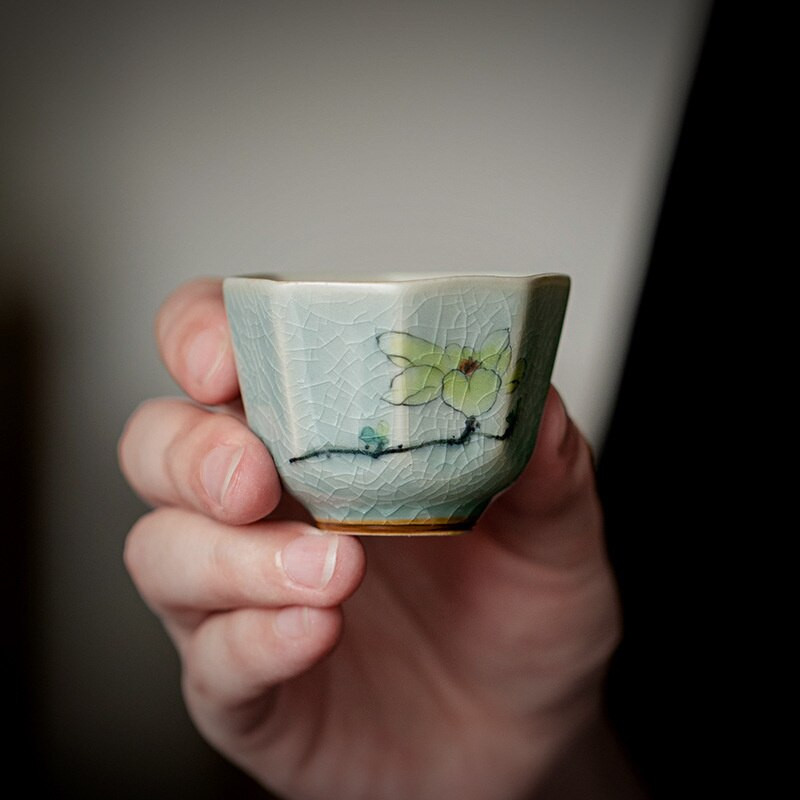 2db/készlet 45 ml-es Borneol Glaze Kerámia teáscsésze Tiszta, kézzel festett magnólia nyolcszögletű csésze Háztartási Kung Fu Tea Master Cup Italkészlet