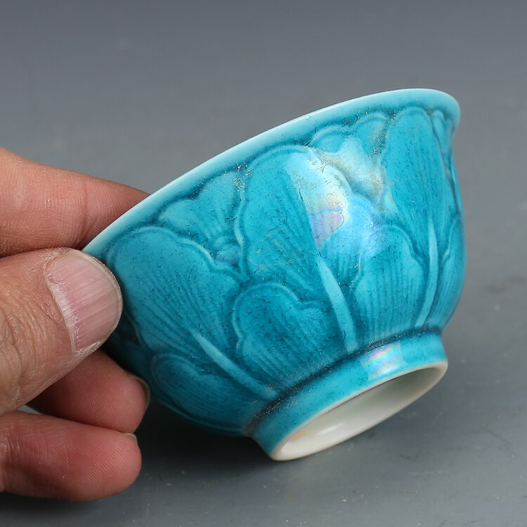 Mingų dinastijos Čenghua Jade žalias raižytas bananų lapų puodelis Antikvarinis porcelianas