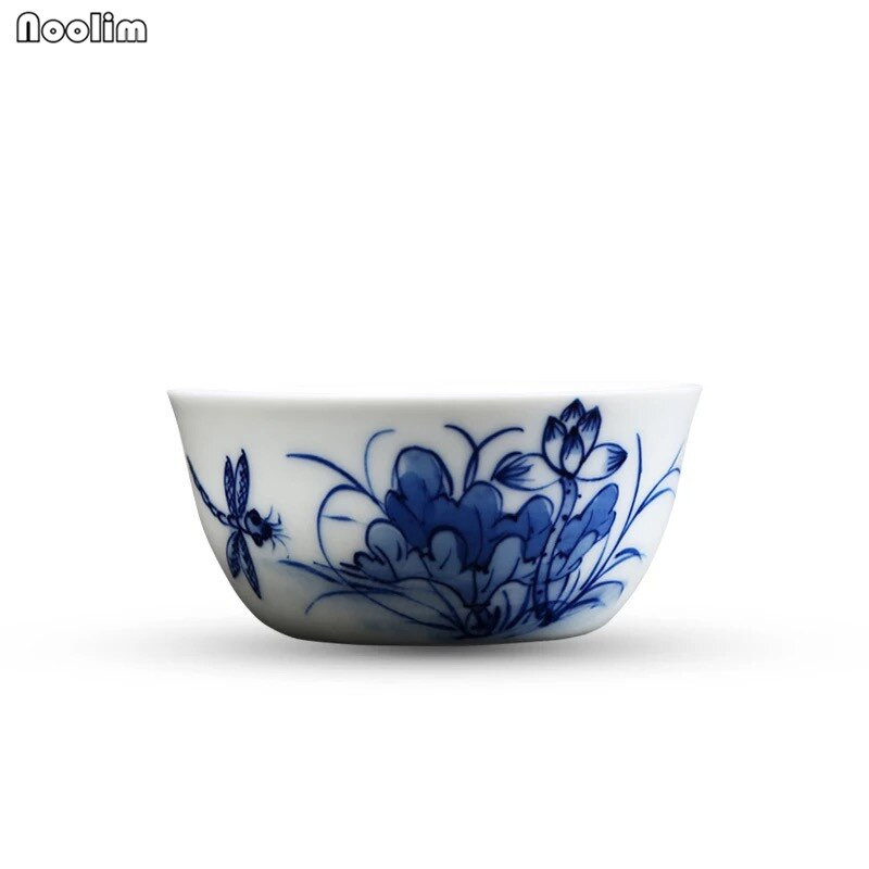 NOOLIM 80 ml Jingdezhen kerámia teáscsésze, kézzel festett lótusz kis teástál kék-fehér porcelán mesterkupa Kung Fu italtartó