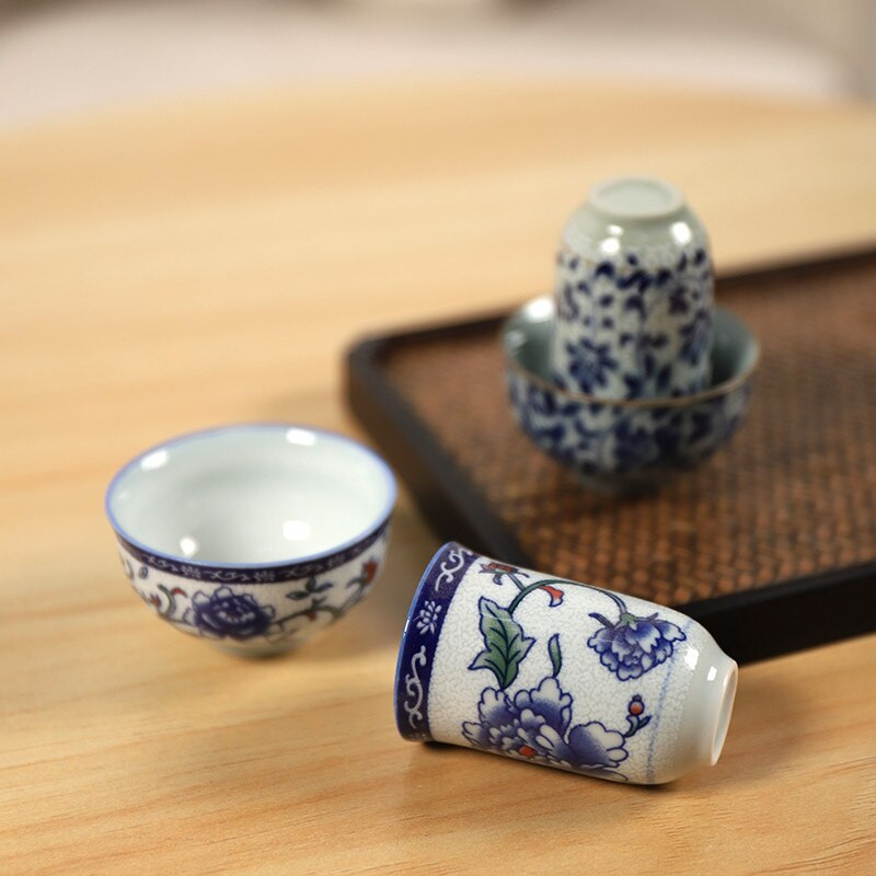 Retro kék-fehér porcelán teáscsésze Kreatív kerámia kis boros csésze készlet Kínai Kung Fu vizes csésze Irodai teáskészlet Italkészlet