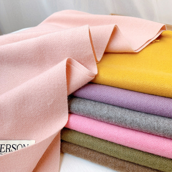 Őszi-téli logós rojtsál lányoknak és fiúknak