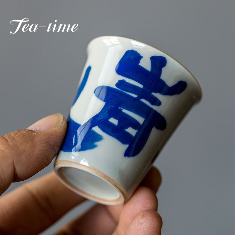 Ceașă de ceai cu caligrafie cursivă, scrisă de mână, albastru și alb, de 40 ml