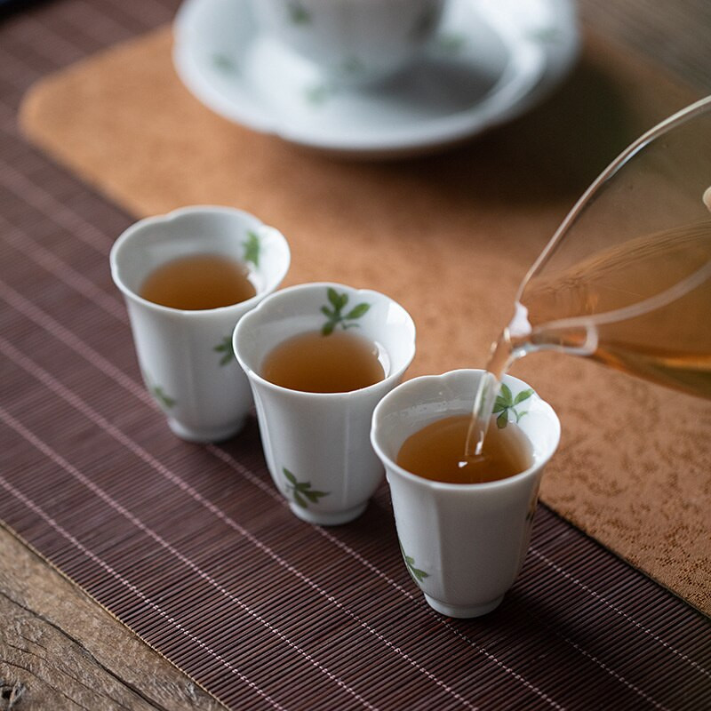 2db/készlet 40ml Boutique Pure Kézzel festett Bluegrass Art Kerámia teáscsésze Máz alatti Színes Kis csésze teához Porcelán Kungfu teaset