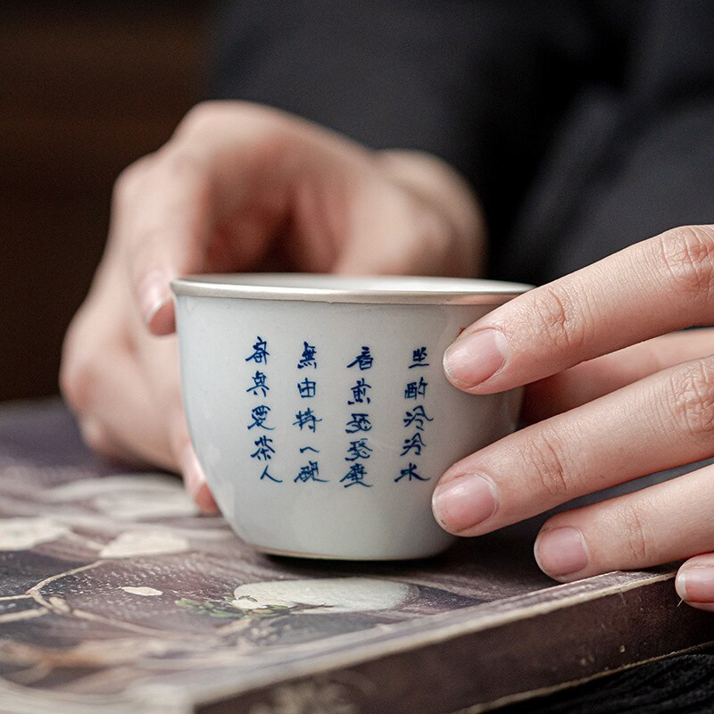 80 ml-es Retro tiszta kézzel festett virágos kerámia teáscsésze Dehua fehér porcelán ezüst szalagos kung fu tea nagy mesterpohár